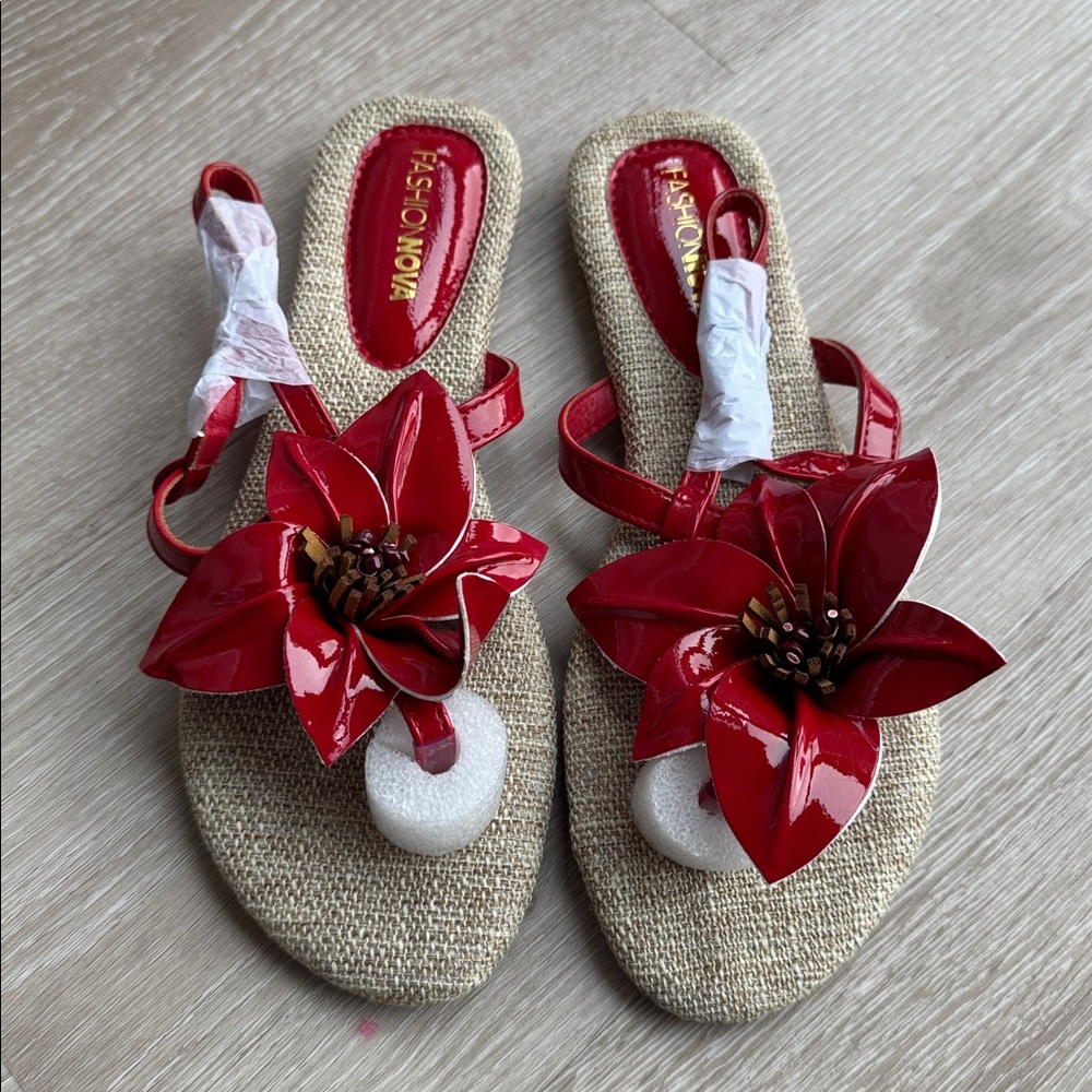 Thrive Floral Sandals NEW 🏷️